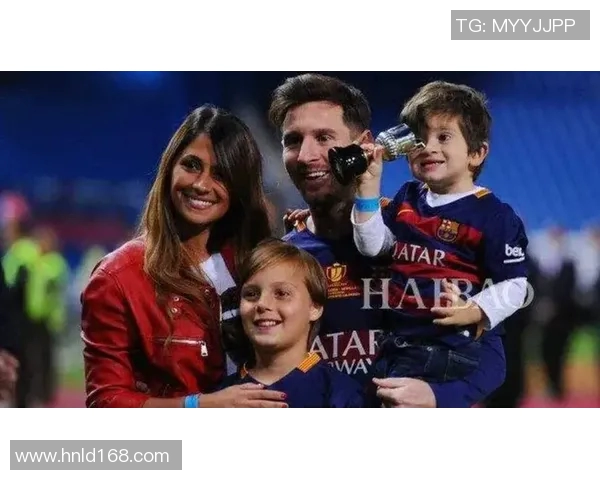 日本足球球星太太生活曝光：背后支持与家庭背负的故事揭秘